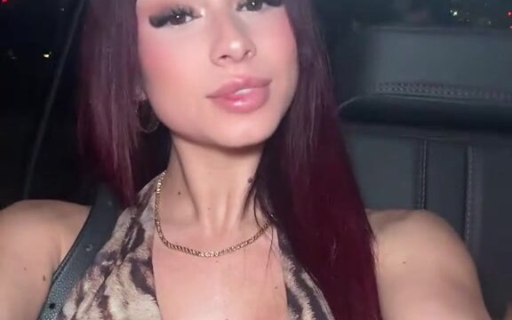 Andiegen aka Andie elle Video Show Boobs On Car